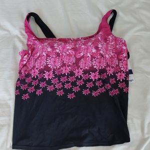 Beautiful pink flowered swit top